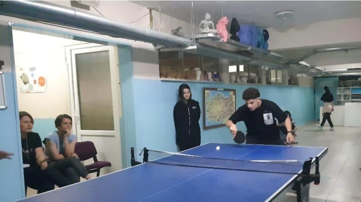 Okulumuzda  Sınıflar Arası Voleybol ve Masa Tenisi Turnuvaları Düzenlendi.